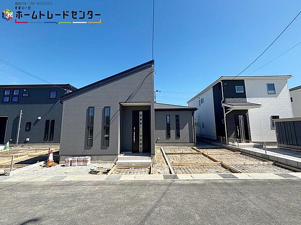 【現地外観外観】※5号棟
気になった物件すぐにご見学対応させていただきます！平日・お仕事帰りなど、いつでもご案内可能です♪周辺環境と併せて、実際に現地をご確認ください♪