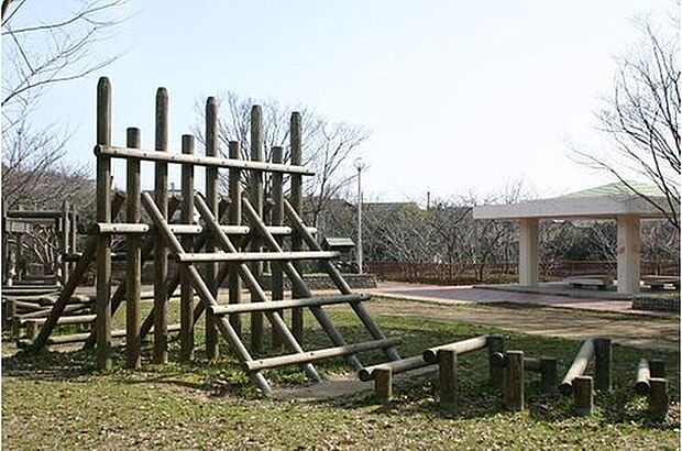 平城第4号近隣公園(約800m)