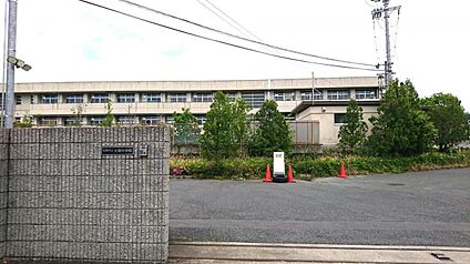 生駒市立大瀬中学校 750ｍ(徒歩10分)