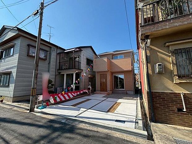 【現地外観写真】■一戸建ての大きなメリットは、「自分の土地」を自由に使えること。好きなペットが飼えるほか、ガーデニングやＤＩＹ、車やバイクの手入れなど様々な趣味を楽しめます♪

