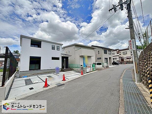 【【前面道路含む現地写真】】気になった物件すぐにご見学対応させていただきます♪平日・お仕事帰りなど、いつでもご案内可能です♪周辺環境と併せて、実際に現地をご確認ください♪（3号棟）