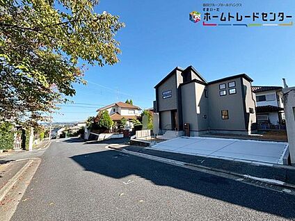 【前面道路含む現地写真】