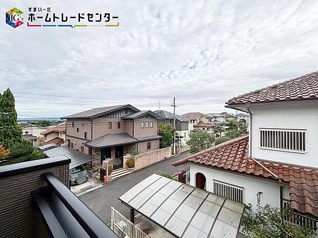 【【住戸からの眺望写真】】陽当りの良い道路に面したお住まい♪住環境良好な人気の地域に立地しております♪お子様との暮らしにもおすすめです♪