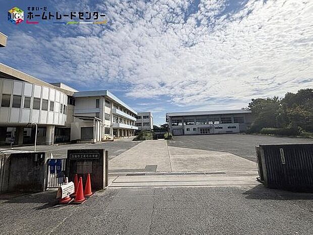 生駒市立真弓小学校（約1,260m）