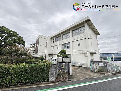 香芝市立下田小学校 900ｍ(徒歩12分)