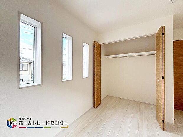 【収納】全居室に収納を完備しておりますので、居室の全空間を有効活用出来ます♪自分好みのお部屋で、ゆったりお寛ぎ頂けます♪