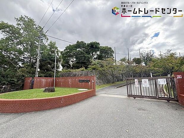 大和郡山市立郡山中学校（約1,800m）