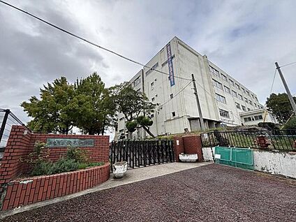 奈良市立伏見中学校 610m(徒歩8分)