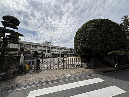 上牧町立上牧第二小学校 420ｍ(徒歩6分)