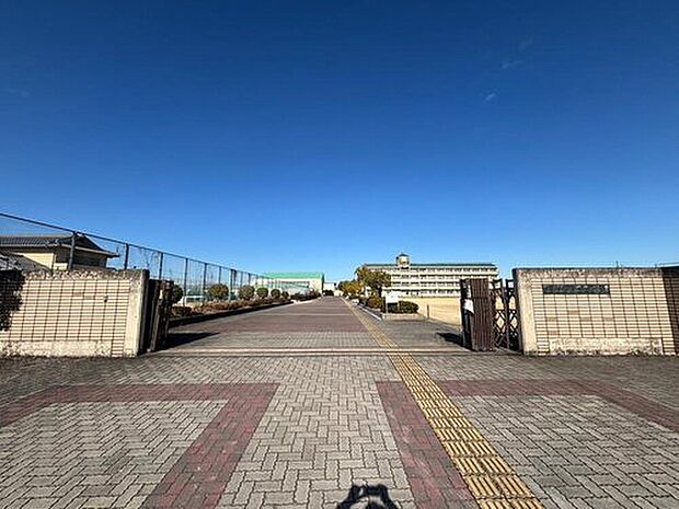 広陵町立広陵中学校（約2,530m）