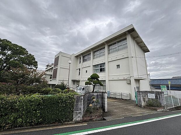 香芝市立下田小学校（約350m）