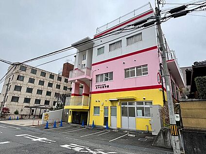 奈良認定こども園あやめ池学園 1308m (徒歩17分)