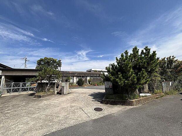 大和郡山市立郡山北小学校(約941m)
