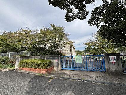 大和郡山市立矢田小学校 1300m (徒歩17分)