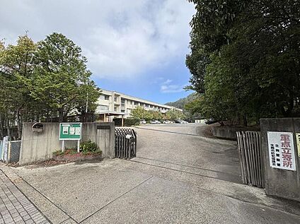 生駒市立上中学校 1600m(徒歩20分)