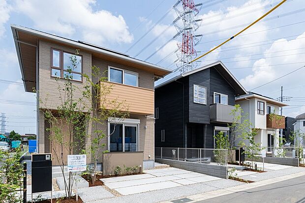 ■33-34-35号地外観新たに竣工した３棟です。それぞれ３LDKの間取りと各種様々な収納を設備しております。駐車は２台可能です。（車種による）