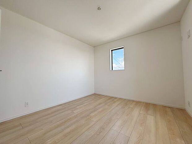 【洋室】書斎や趣味部屋、お子様お部屋として、ライフスタイルに合わせ、様々な用途で使えるお部屋です。