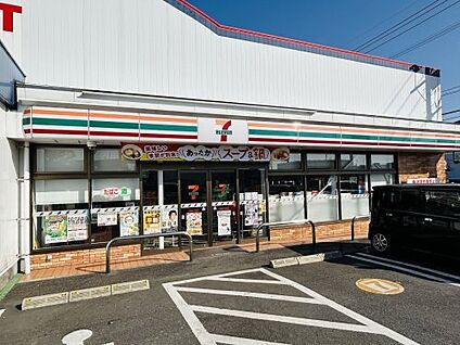 セブンイレブン 宮崎桜ヶ丘町店 徒歩590m