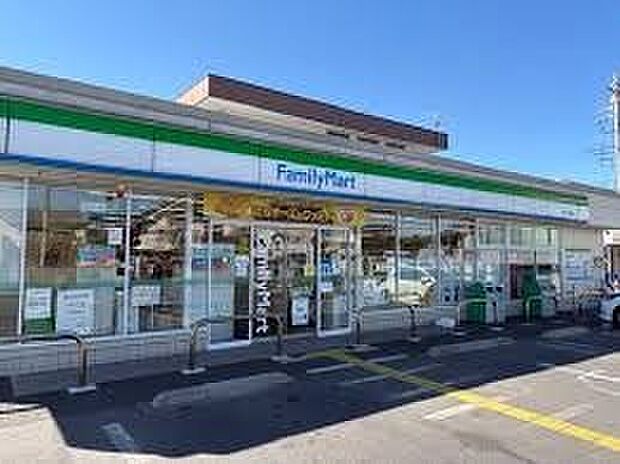 ファミリーマート新座市役所通り店(約400m)