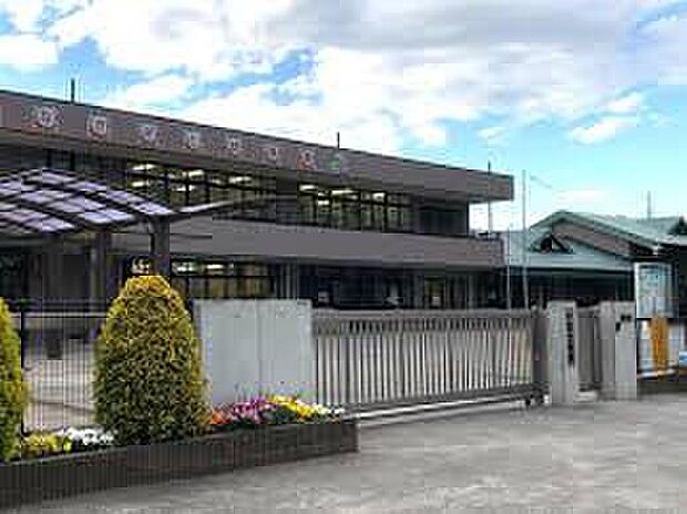 中里幼稚園（約800m）