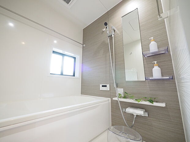 【同社施工例】アクセントパネル付き浴室