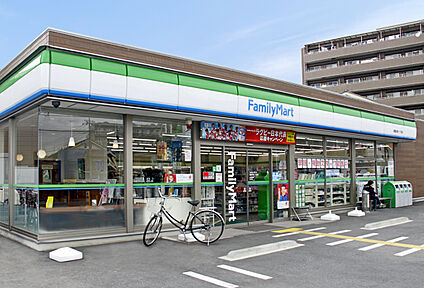 ファミリーマート朝霞本町一丁目店 300m