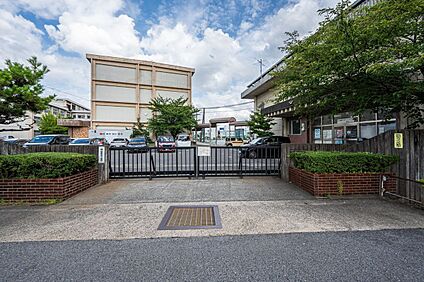 岐阜市立精華中学校 2530m