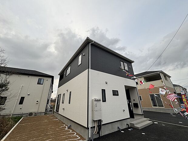 【2号棟南側外観】2号棟を南側から撮りました。