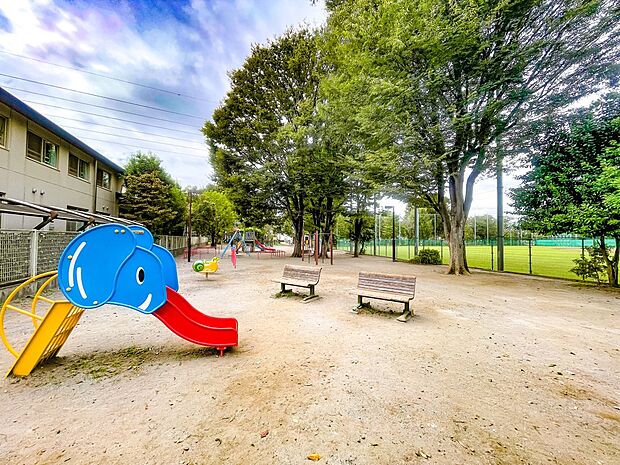 学田公園(約800m)