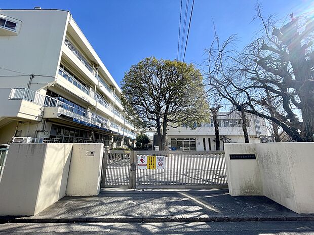 武蔵野市立第四小学校（約726m）