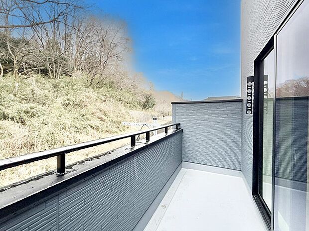 ■ 季節の移ろいを感じられる開放的な空間です