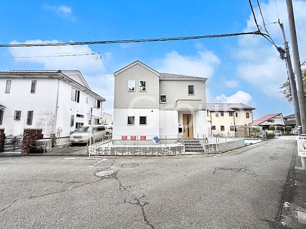 【前面道路含む現地写真】■新しい時代の息吹を感じる、心地よい環境