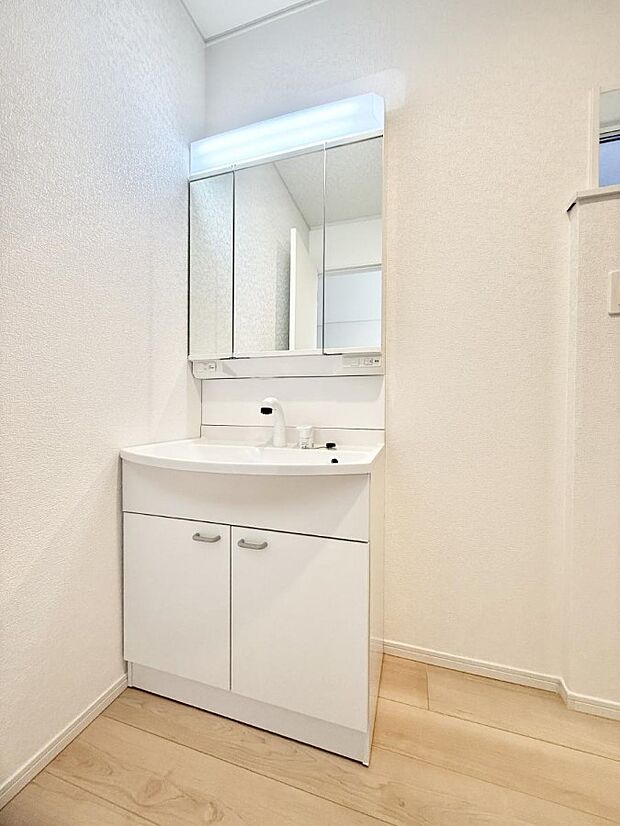 【洗面台・洗面所】■朝の準備がスムーズにできる広さです