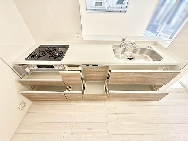 【キッチン】■アイデア広がる、クリエイティブな料理空間