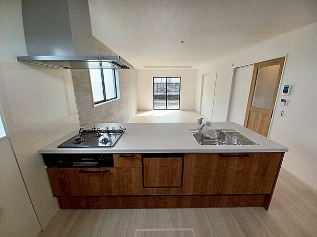 【キッチン】■家族の絆を深める、温もりのあるキッチン