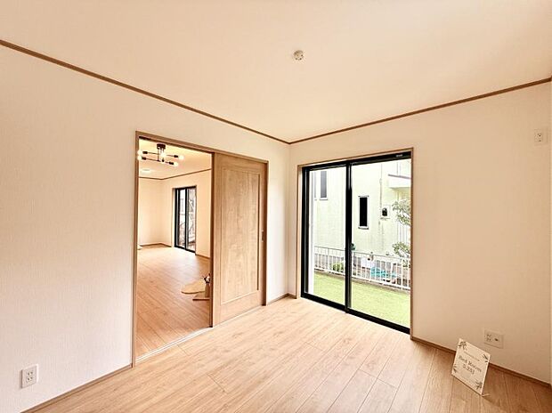 【洋室】■自分だけのスペース どんなお部屋にするかとっても楽しみですね