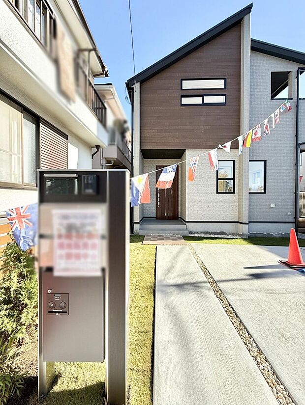 【玄関】■ 帰るたびにホッとする、安心感のある佇まい