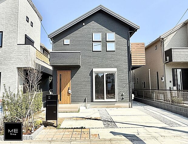 【現地外観写真】■家族みんなが笑顔で過ごせる、安心感のある住まい