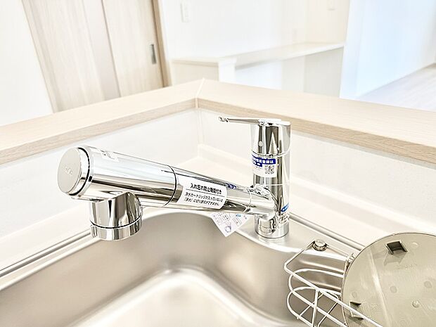 【浄水器】■清潔でおいしい水を手軽に供給してくれます