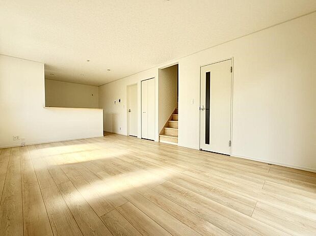 【リビングダイニング】■シンプルだけど贅沢、大切な人と過ごす心がほどける空間