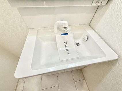 ハンドシャワー付洗面台