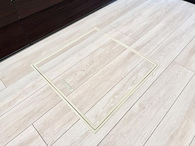 【床下収納】■隠れた収納スペースで家全体がスッキリ