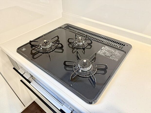 【3口ガスコンロ】■一度に多くの料理ができ便利で効率的