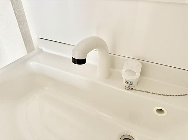 【ハンドシャワー付洗面台】■手洗いや顔を洗う時も快適に使える便利なシャワー