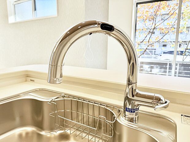 【浄水器】■清潔でおいしい水を手軽に供給してくれます