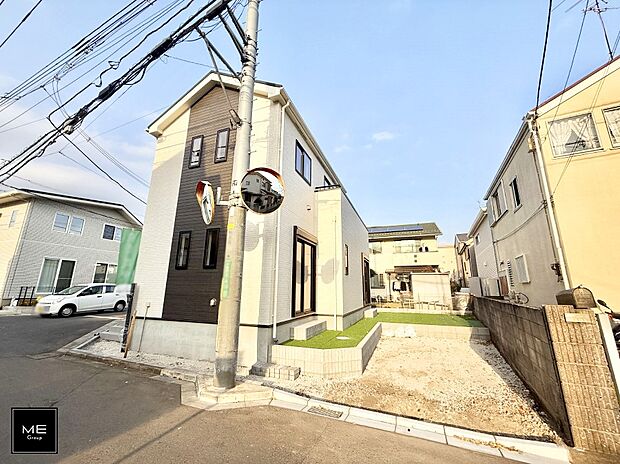 【現地外観写真】■暮らしを彩る充実した設備仕様が備わった住まい