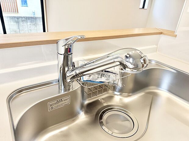 【浄水器】■清潔でおいしい水を手軽に供給してくれます