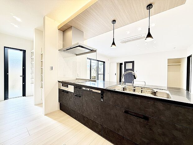 【ダイニングキッチン】■キレイに片付く、使いやすいキッチン