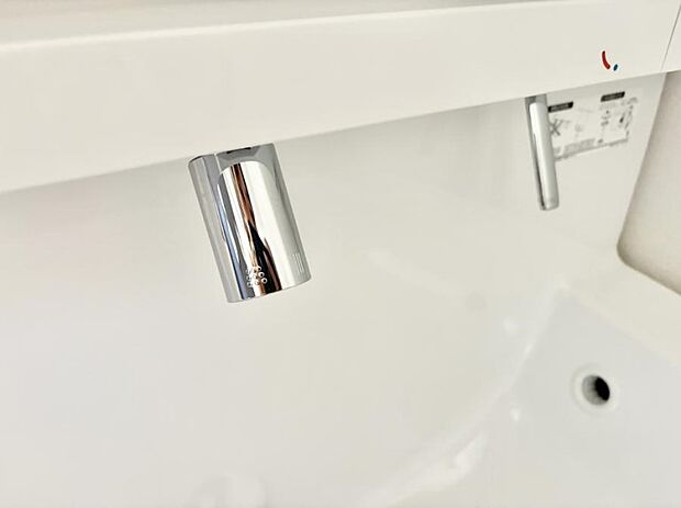 【ハンドシャワー付洗面台】■手洗いや顔を洗う時も快適に使える便利なシャワー