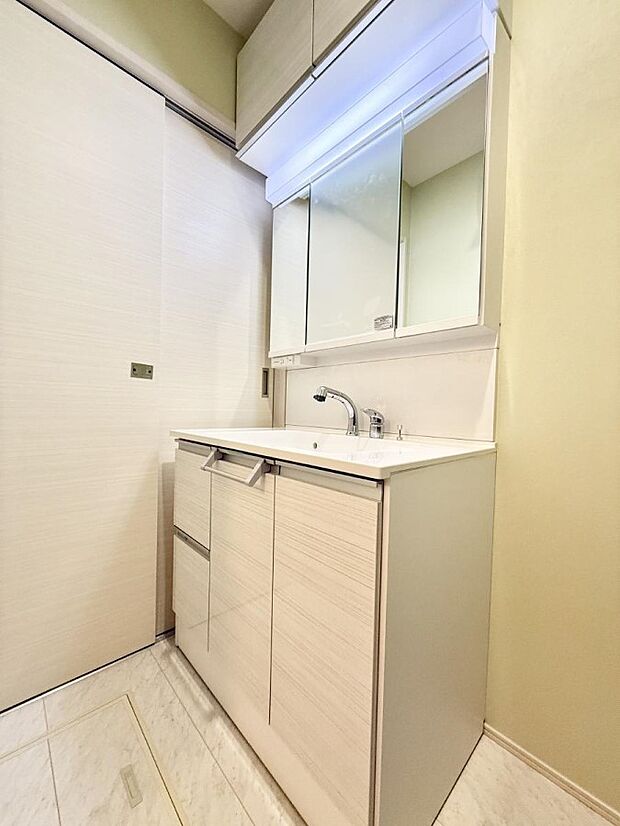 【洗面台・洗面所】■朝の準備がスムーズにできる広さです